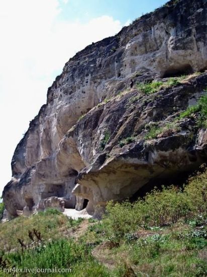 Бахчисарайский дворец и пещерный город Чуфут-Кале