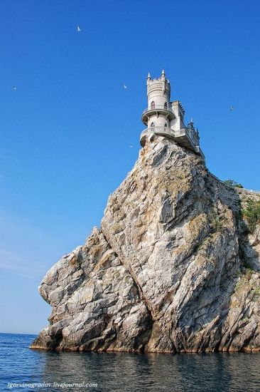 Ластівчине гніздо: замок на скелі