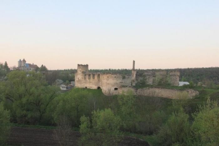 Замки тернопольской области:  Микулинцы – Теребовля – Сидоров