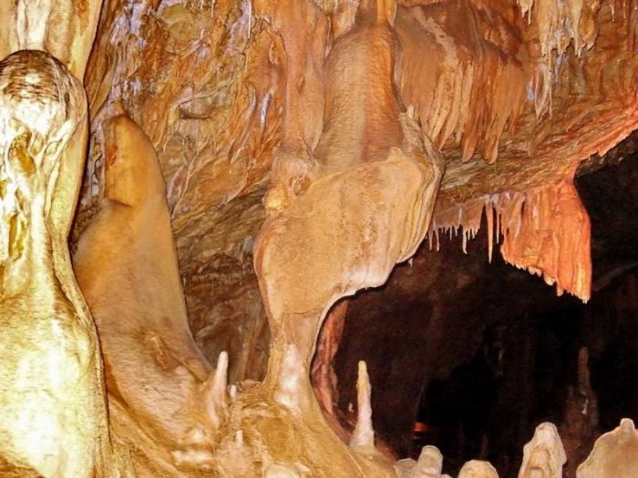 Мармурова печера в Криму