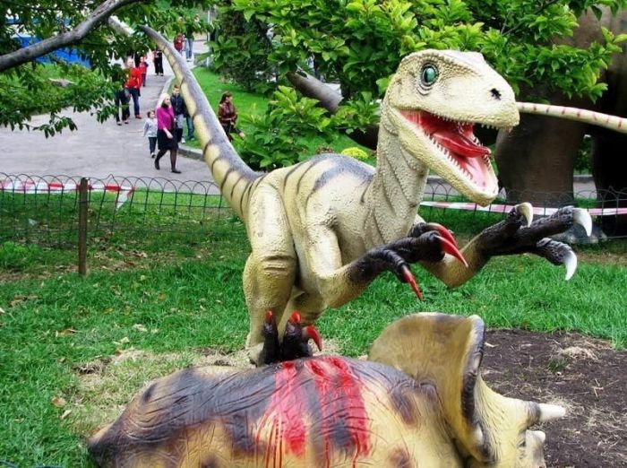 Киев. Динозавры