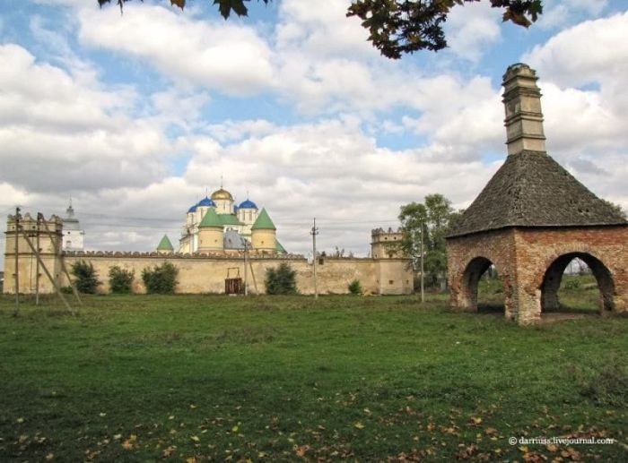 Межирич: монастырь-крепость