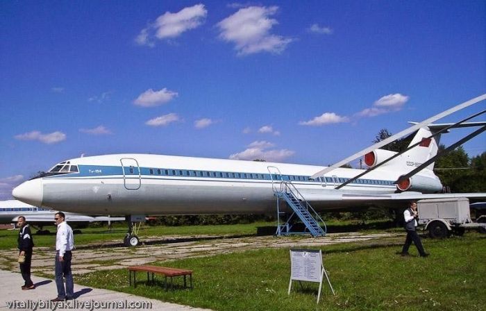 Київський музей авіації: в бій ідуть одні старики