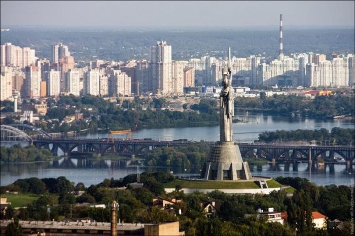 Висотний Київ